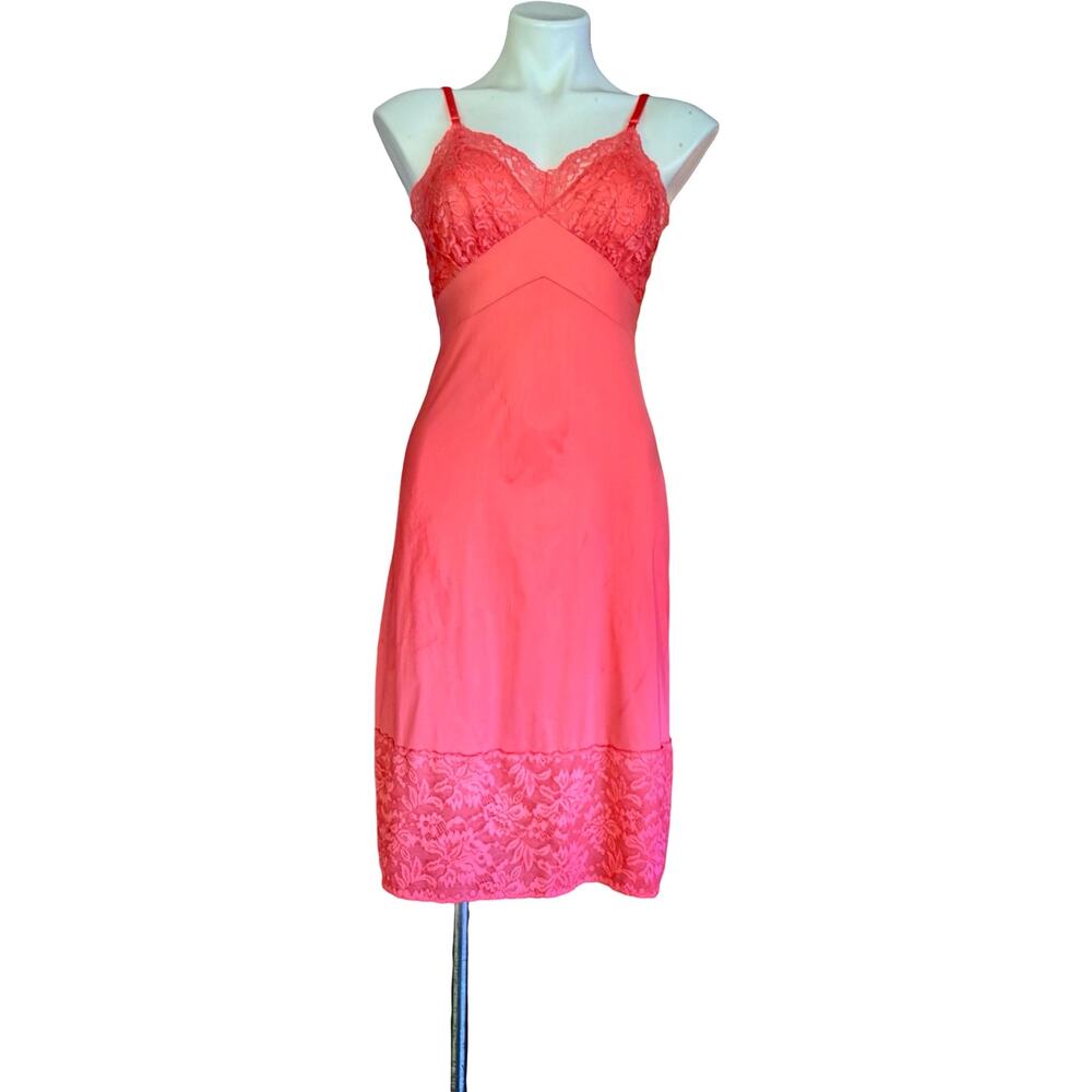 Vintage Vanity Fair 1970s Coral Pink Nylon Slip Lace Bodice Hem Size 32 - Picture 7 of 16